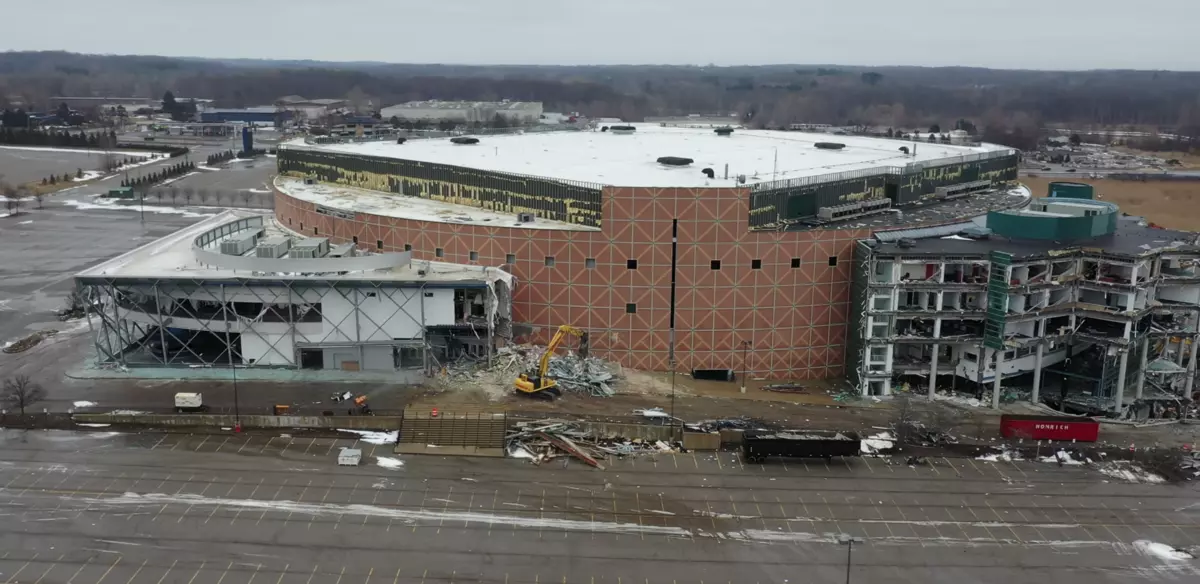 The Palace of Auburn Hills is Coming Down Right Now