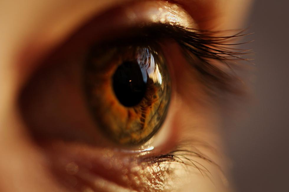 Michigan Woman Refurbishes a Vending Machine to Sell Lashes