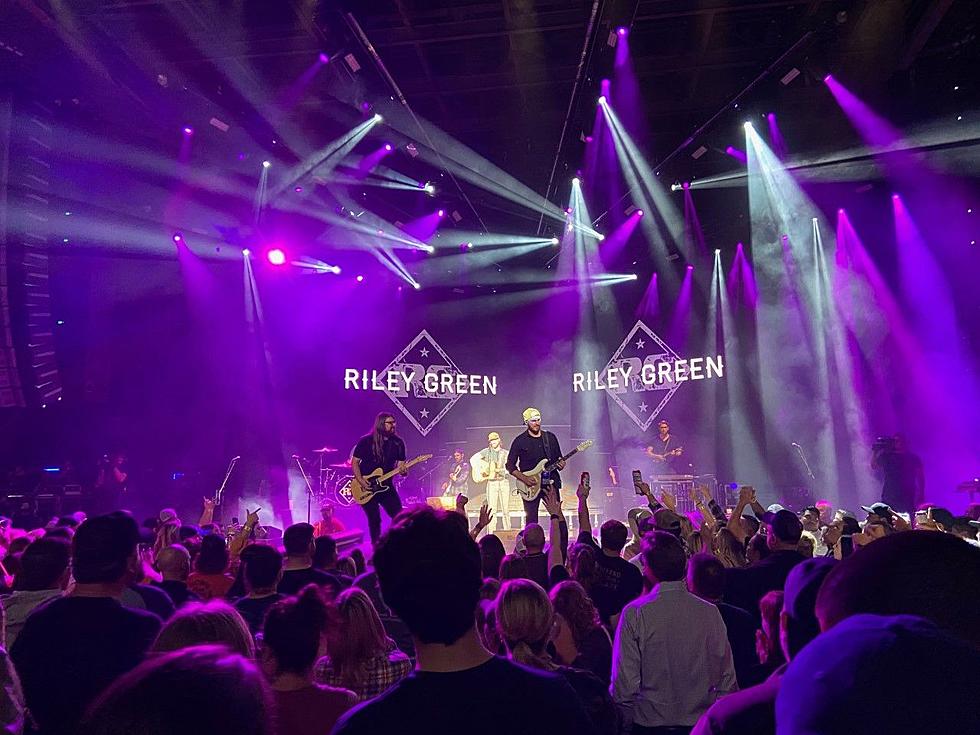 Country Star Riley Green Lights Up The Island Showroom in March 2021