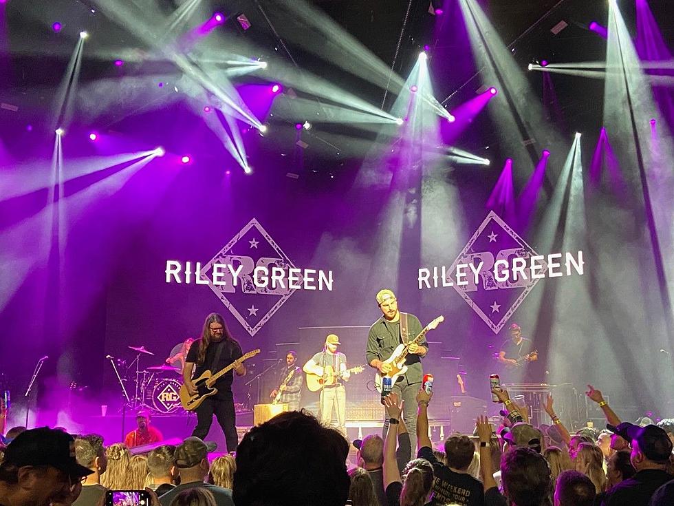 Country Star Riley Green Lights Up The Island Showroom in March 2021