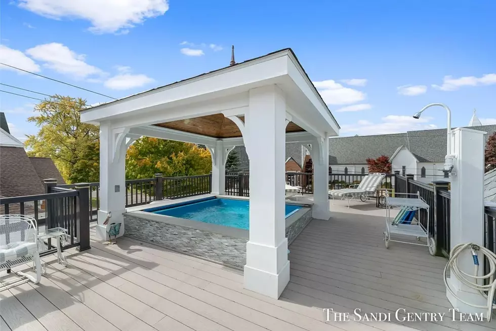 Sandi L Gentry RE/MAX Lakeshore
