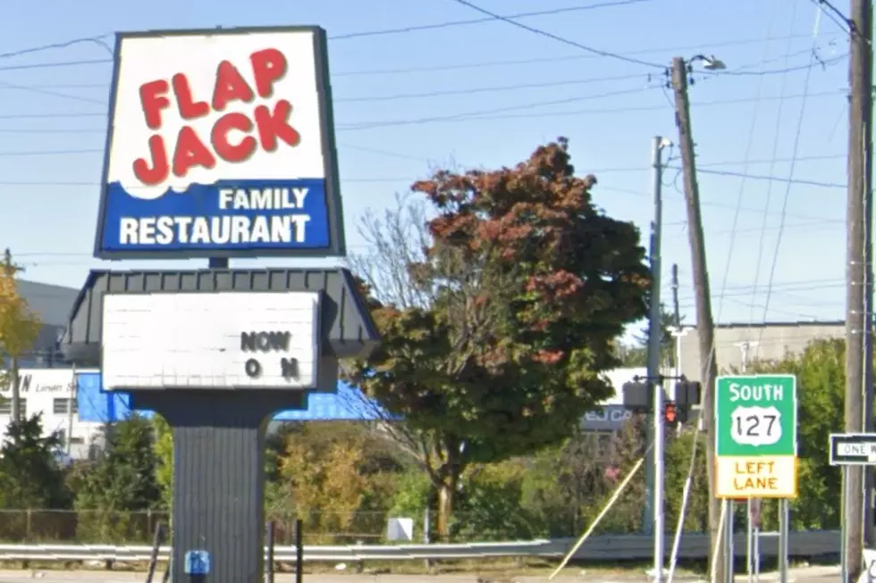 Sign at Flap Jack Family Restaurant in Frandor