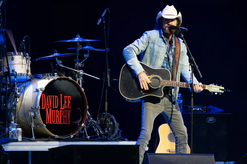David Lee Murphy provided his own brand of '90s country star power before Brooks & Dunn took the stage. (Photo via John Reasoner)