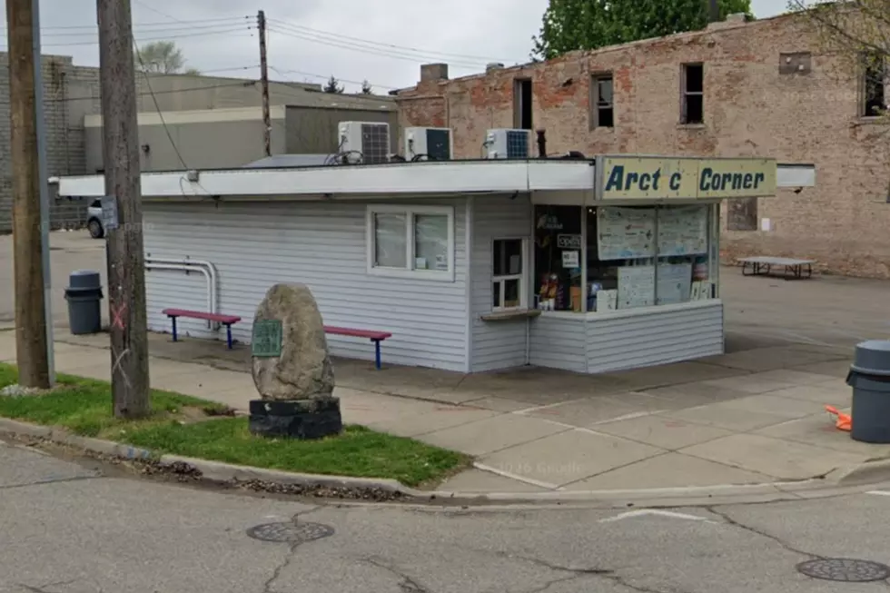 Local Lansing area ice cream shops that are closing for the 2026 fall and winter season - Arctic Corner
