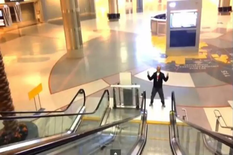 Guy Stuck in Vegas Airport Covers Celine Dions &#8220;All By Myself&#8221; [VIDEO]