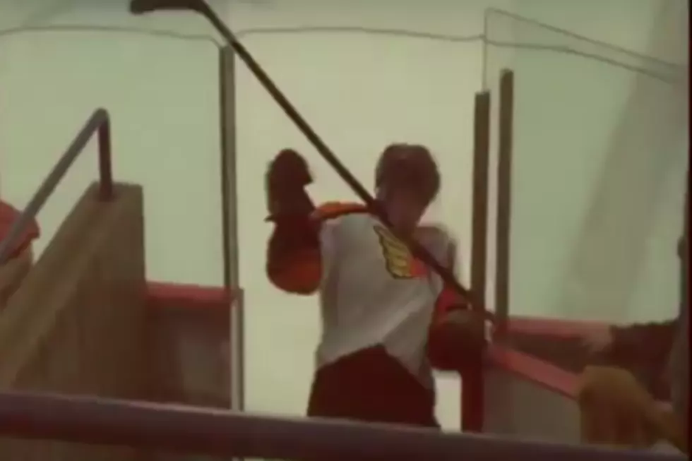 Watch This Hockey Player Clothesline Himself