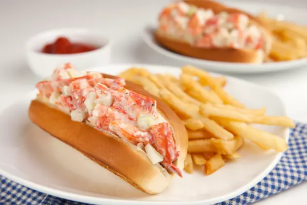 Who Serves The Best Lobster Roll In Northern New England?