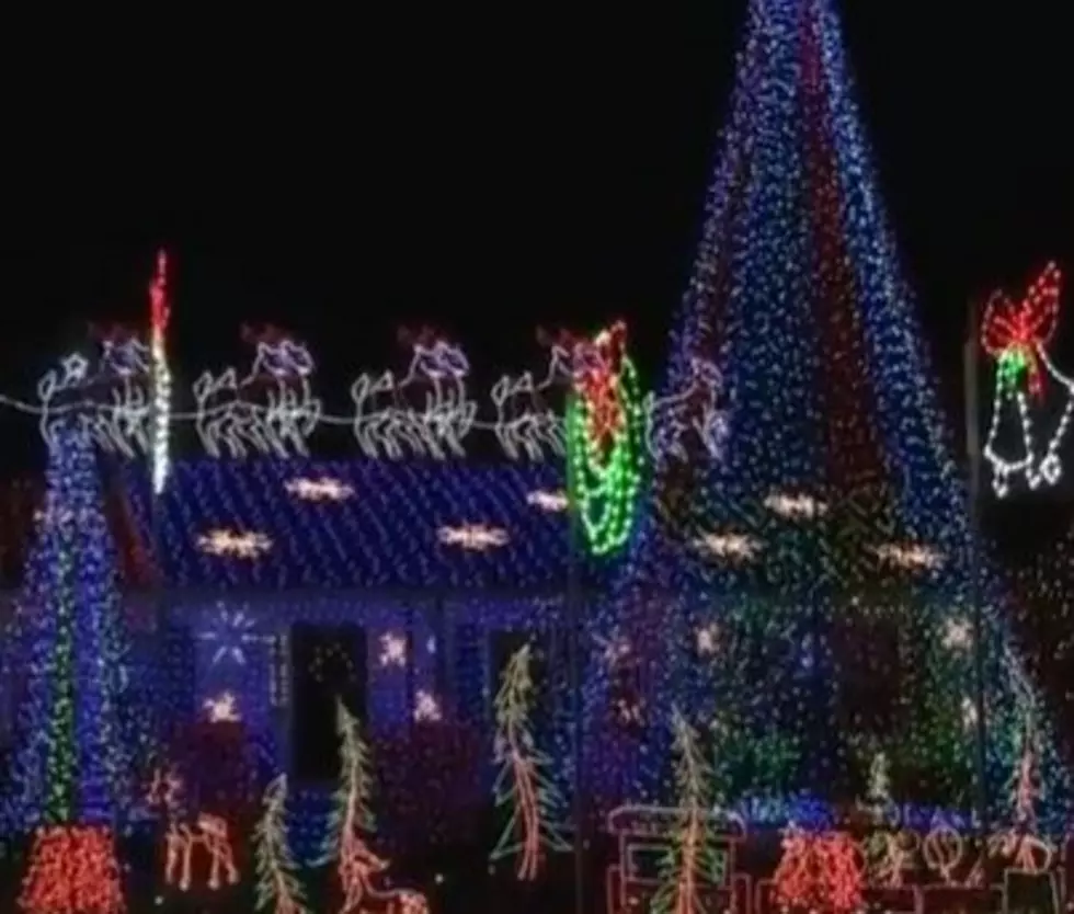 Should This New Jersey Family Face $3000 A Day Fines For Their Epic Christmas Decorations?