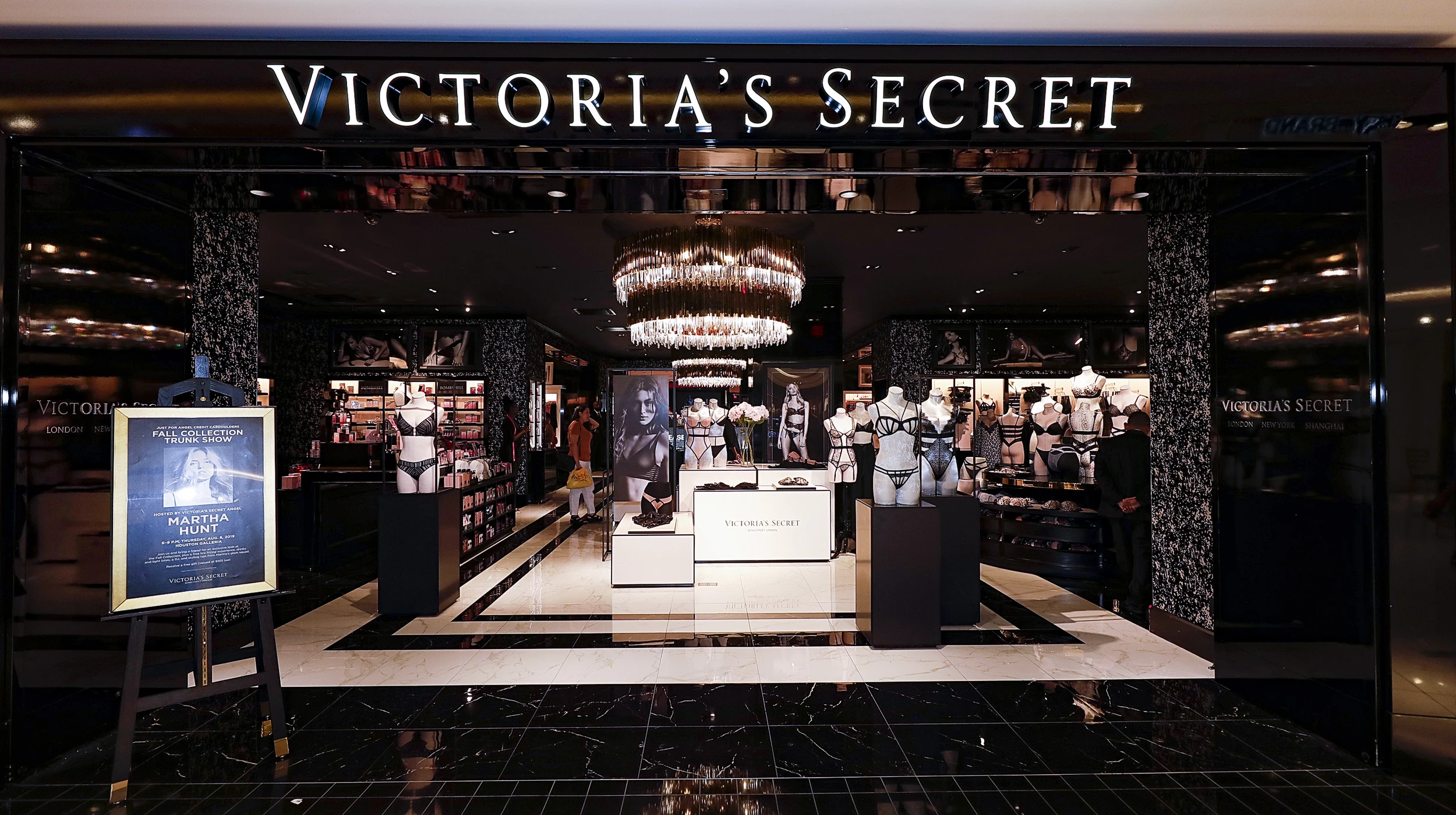 Is Victoria's Secret Closing Any Stores In New England?