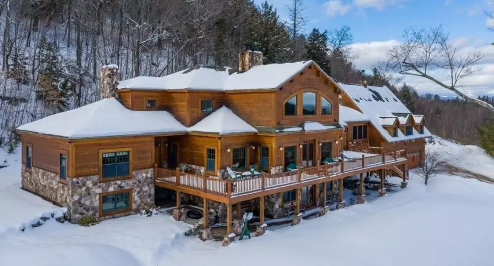 You’ll Feel Like You’re Living in the Ultimate Ski Lodge With This Conway Home