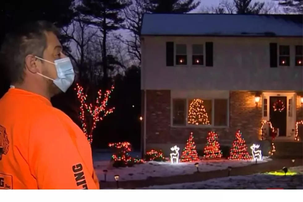 A Massachusetts Contractor Decorated a Total Stranger&#8217;s Home for Christmas for Free