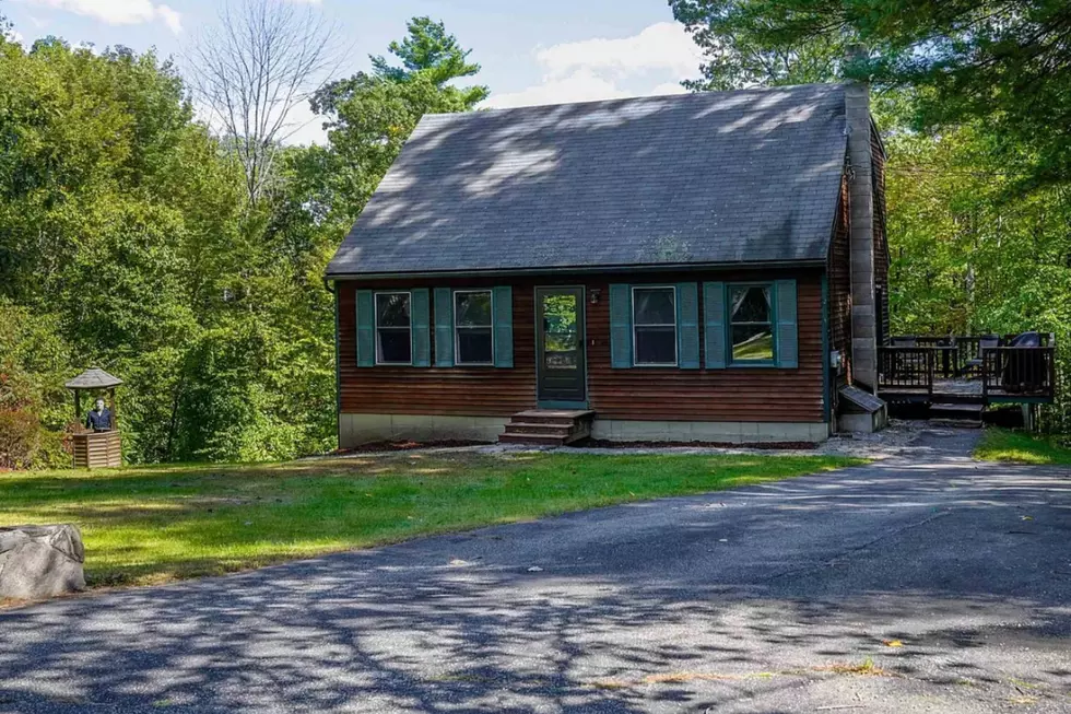 &#8217;80s Slasher Michael Myers Models to Help Sell This New Hampshire Home for Sale
