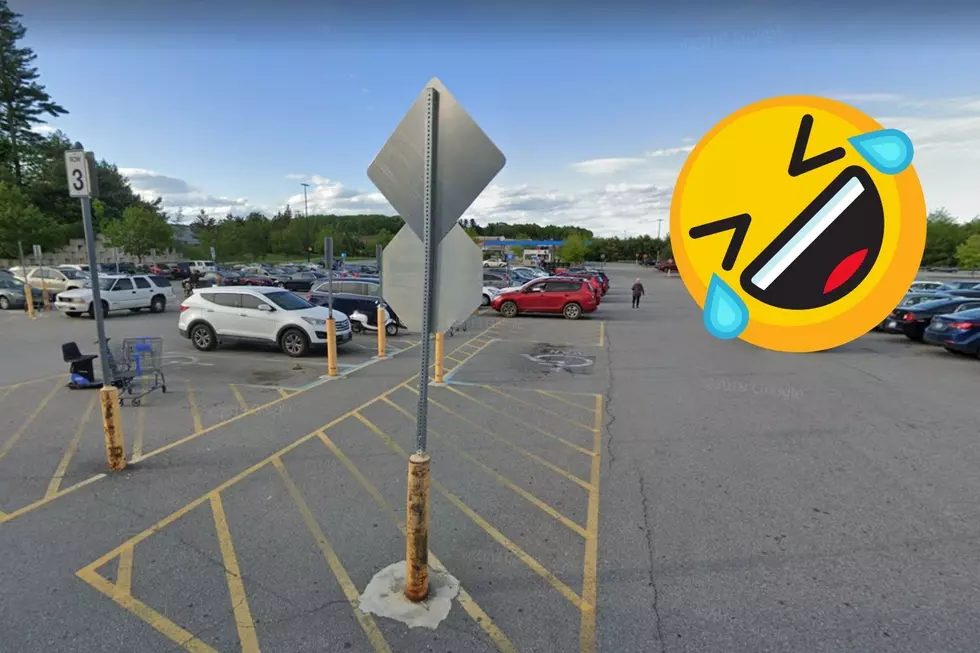 15 Hilarious Reactions to the Walmart Pole in Auburn, Maine