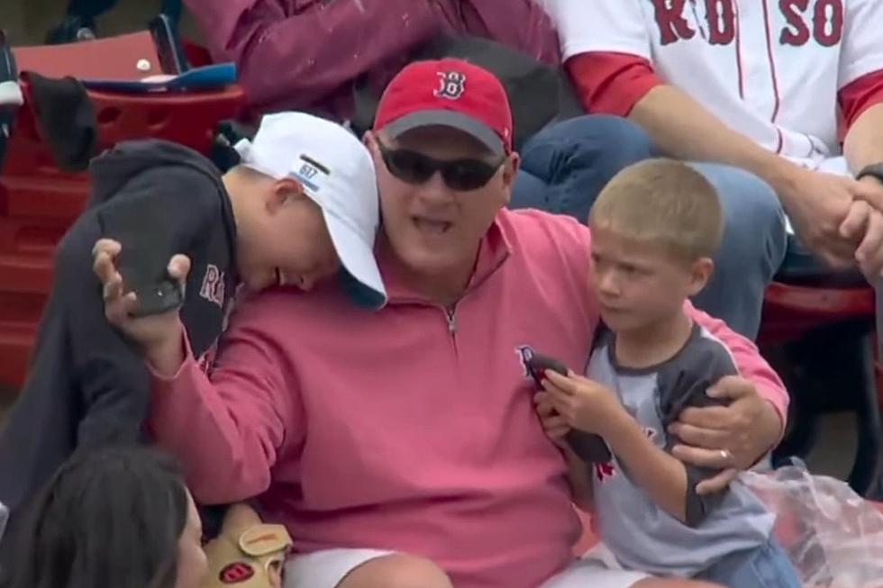 Young Red Sox supporter receives foul ball from generous fan