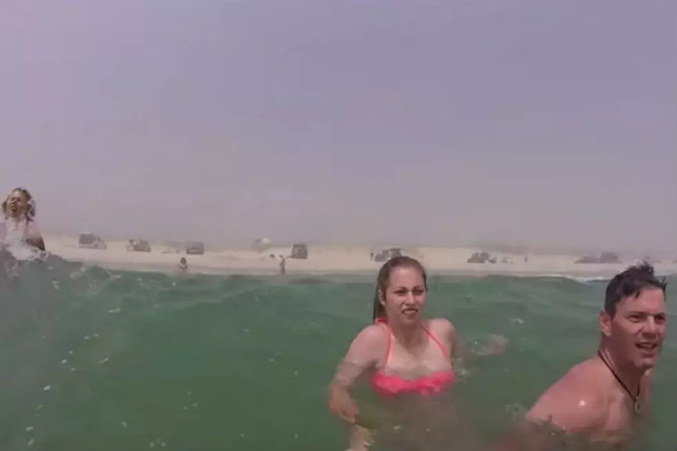 Girl and Her Parents Saved From Drowning Thanks to Her Selfie Stick [VIDEO]