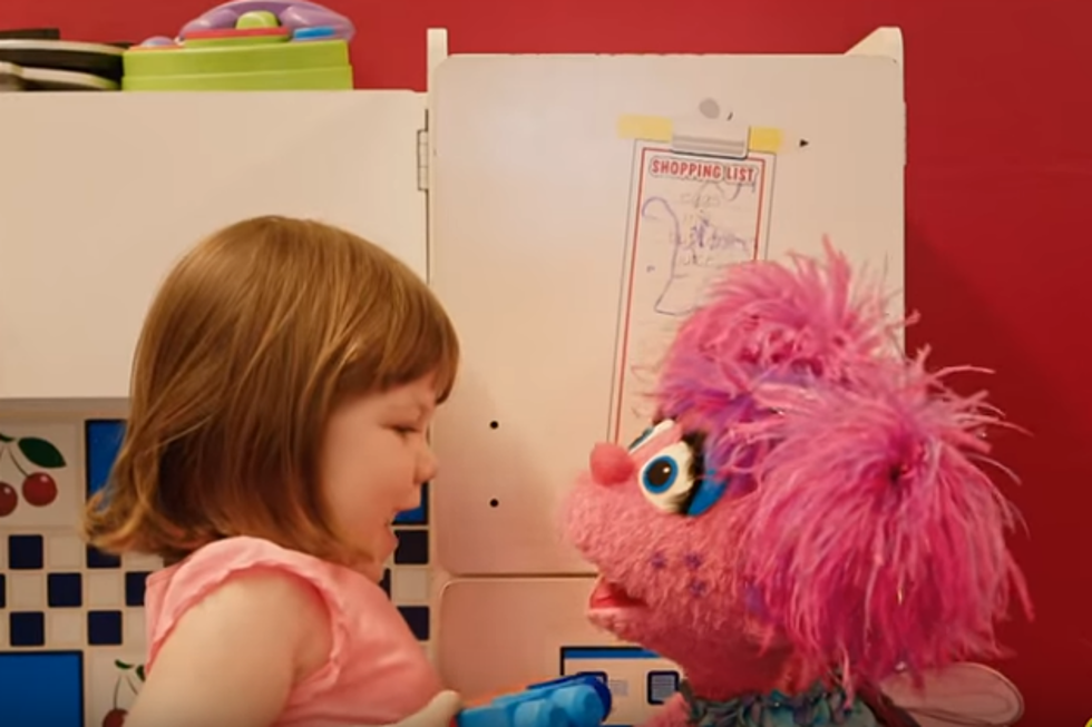 Sesame Street Adds New Autistic Character &#8216;Julia&#8217; &#8211; Working to Change the Stigma of Autism [VIDEO]