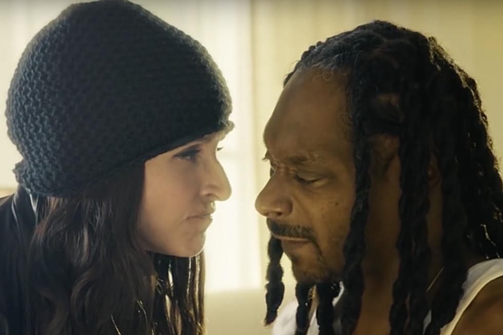 Julia Louis-Dreyfus Robs Snoop Dogg but Only Finds His Diary