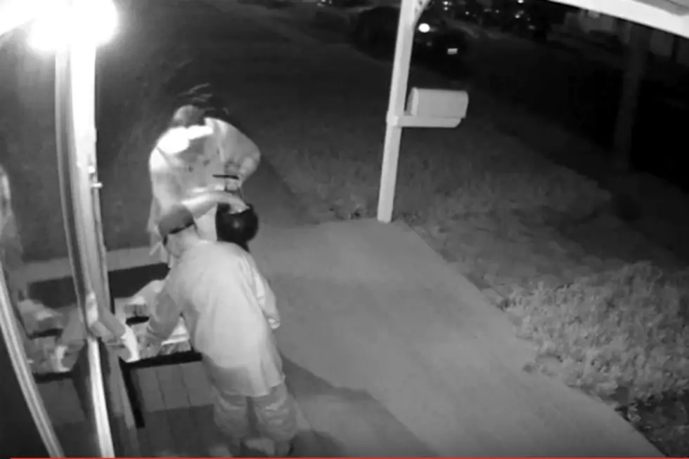 Mom Trick or Treating with Kids Takes All the Candy at One House! Caught on Video! [VIDEO]