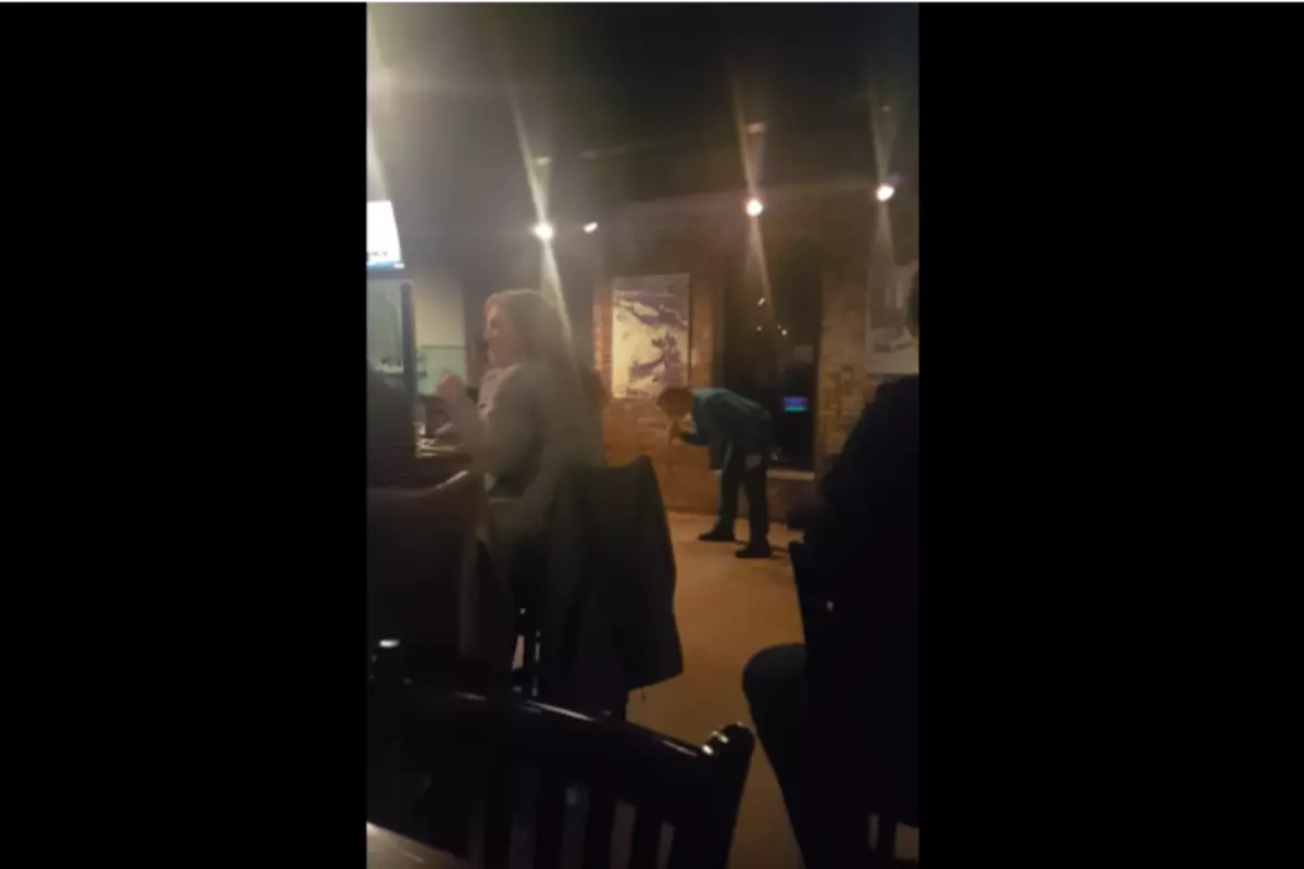 Guy Crushes Karaoke Night At Sea Dog Brewing Singing 'Thunderstruck' By AC/ DC And The Crowd Goes Nuts! [VIDEO]