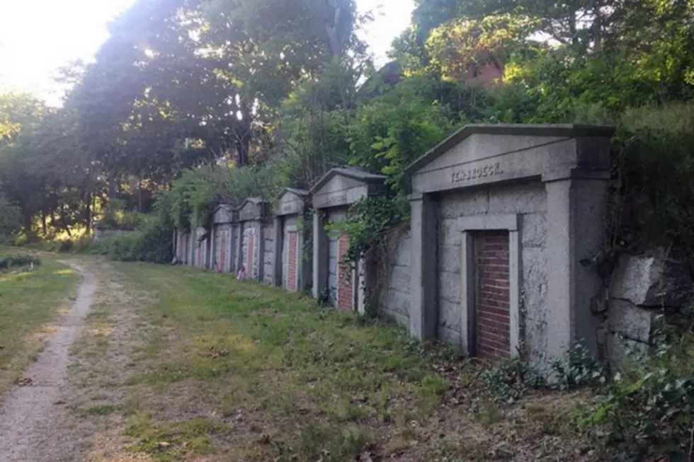 4 Historic Maine Cemeteries Loaded with Local Folklore