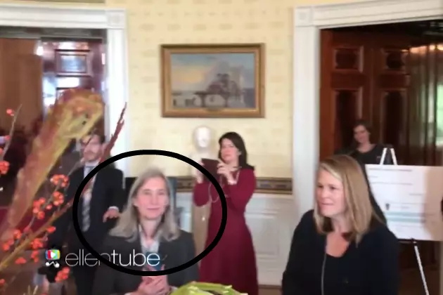 Movie Mom is in the White House Mannequin Challenge!  [VIDEO]