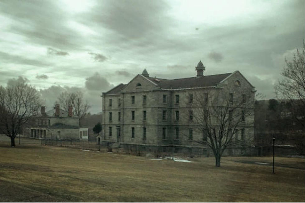 5 Haunted Places In Maine That Just Give Us The Creeps