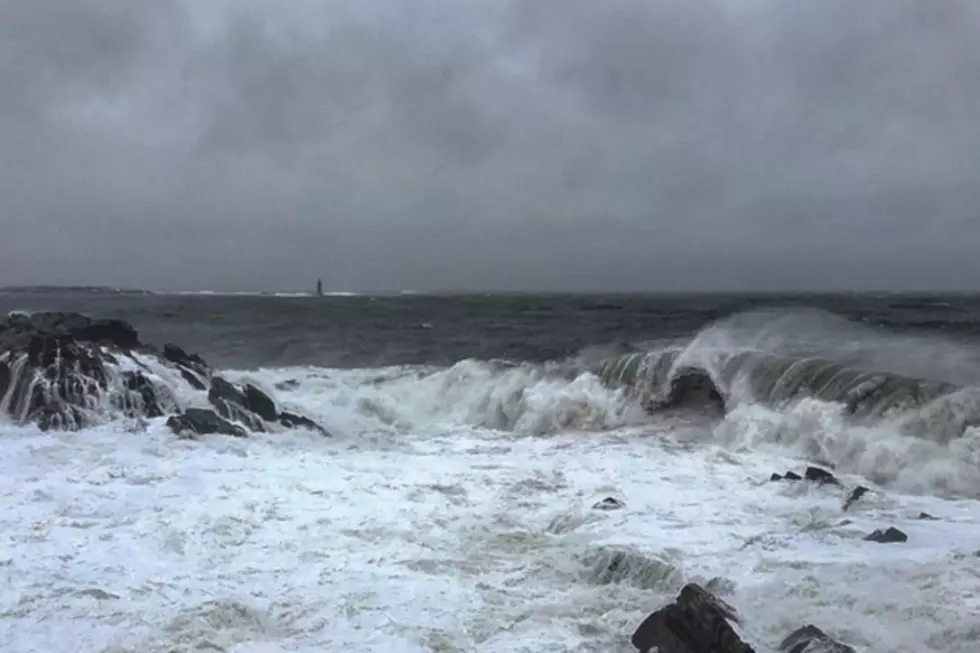 Stormy Maine Seas Make for Beautiful Photos of Mother Nature&#8217;s Power