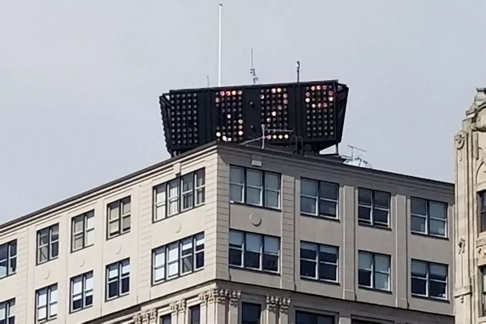 Portland’s Time and Temperature Sign is Starting to Lose Its Message