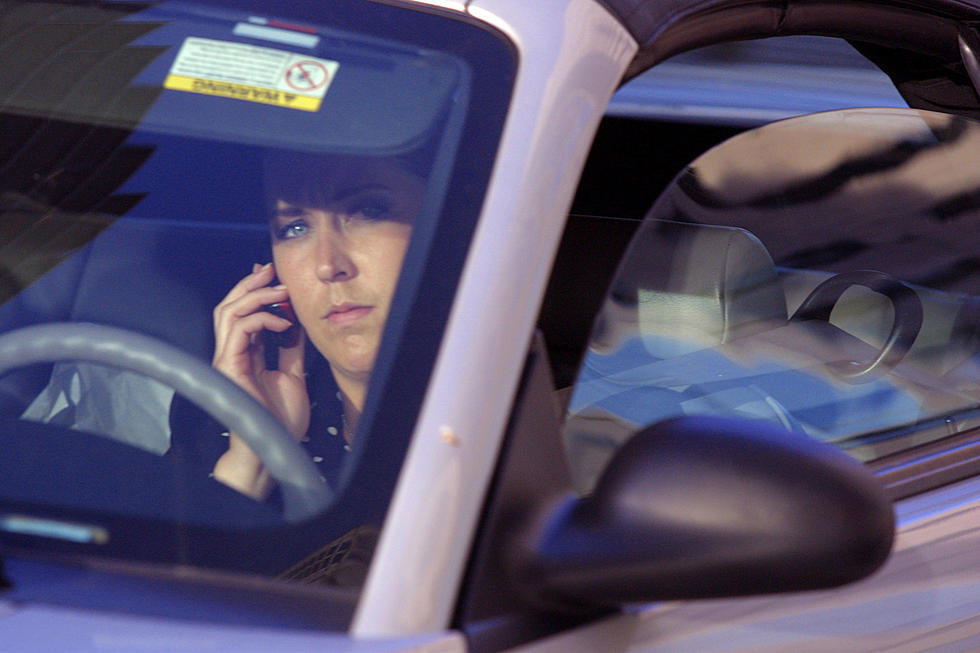 The Maine Legislature Just Voted to Ban Cell Phone Use While Driving
