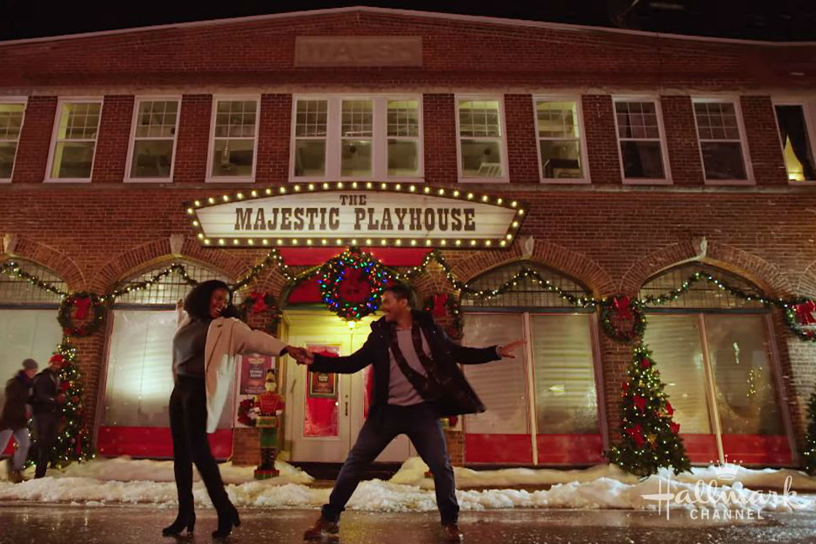 5 Things Youll See In Every Hallmark Channel Christmas Movie