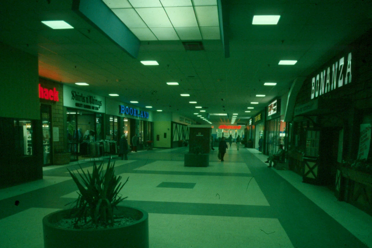 How Many of the Stores at This Mall in Maine Do You Remember?