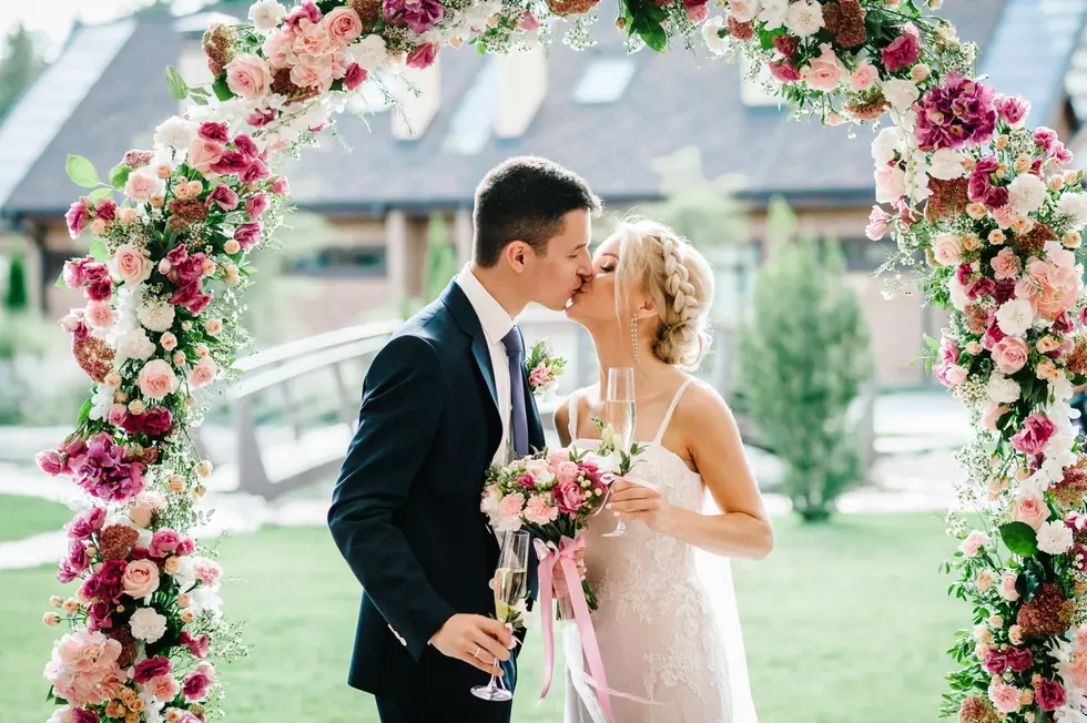 Here&#8217;s How You Can Tie The Knot At A New England Patriots Game