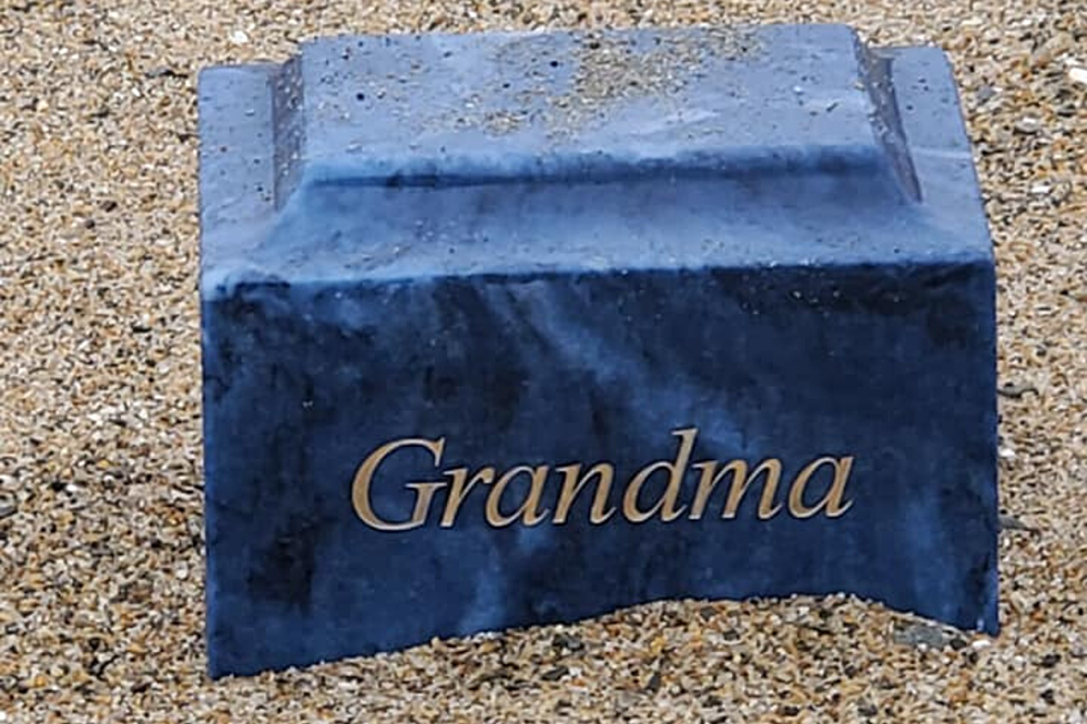 'Grandma' Urn Found on New Hampshire Beach