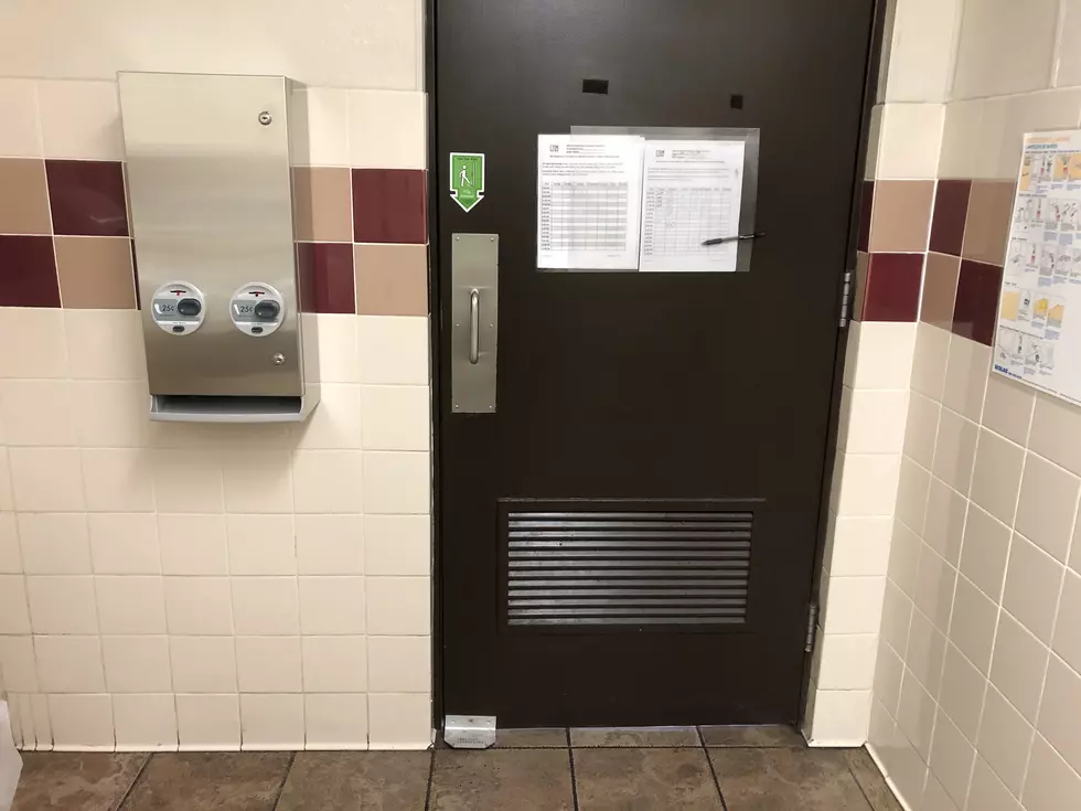 Open the Bathroom Door at Portland's BJ's Without Using Your Hand