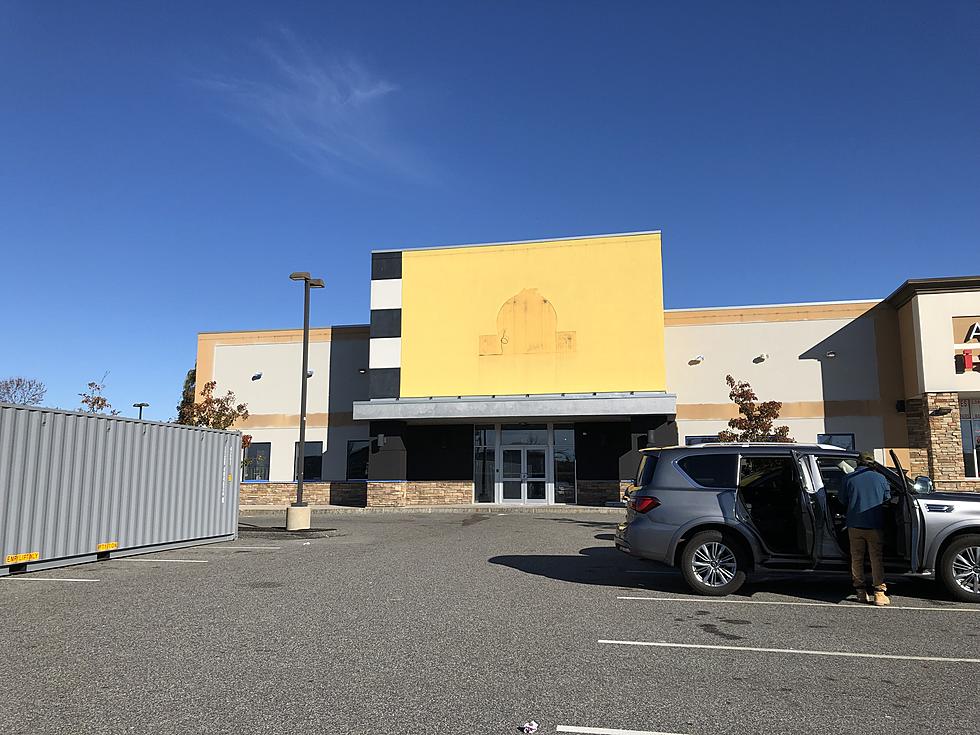 South Portland's Buffalo Wild Wings Looks Closed, But It's Not