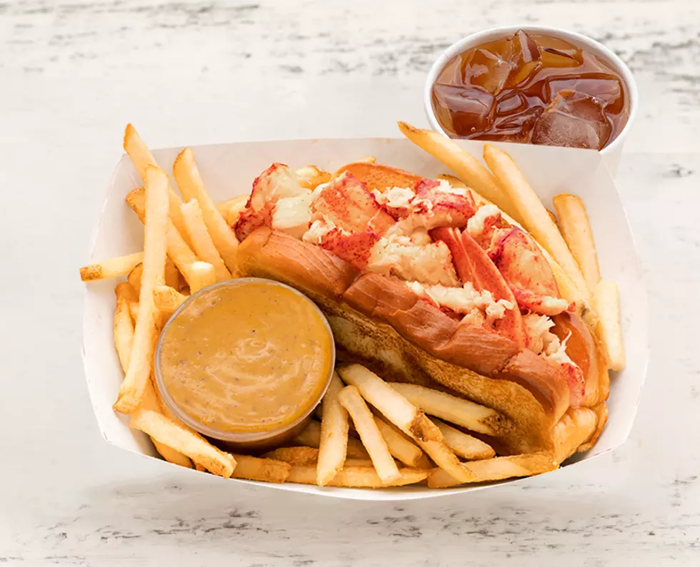 Want a Maine Lobster Roll With Fries and Drink for Only $9.99? Then Head to Arizona