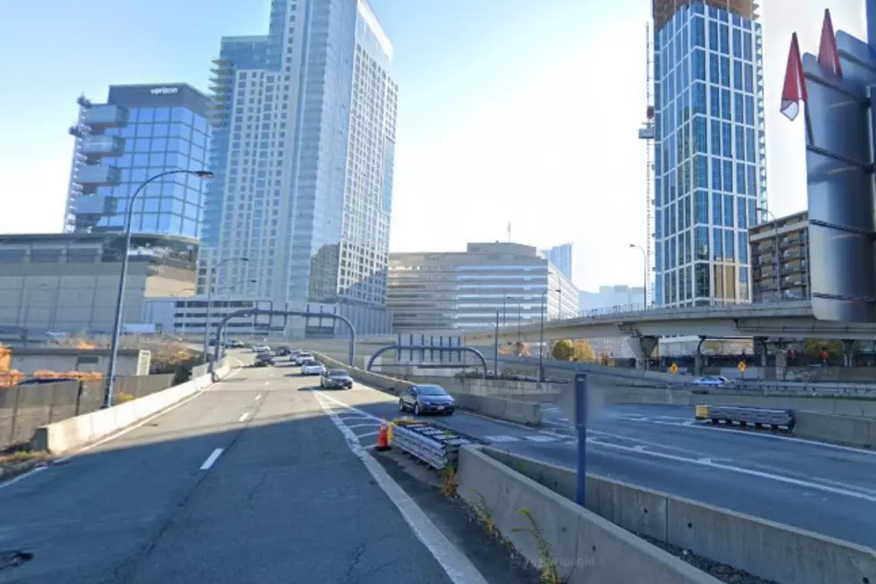 These Reactions to a Woman Riding a Bicycle on I-93 in Boston Are Priceless