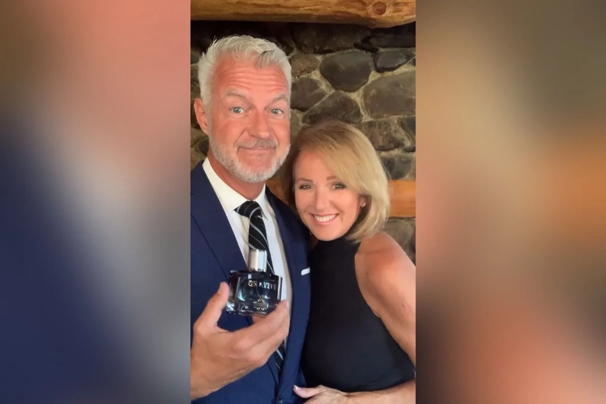 Lee Nelson and Cindy Williams Featured in Men #39 s Cologne Ad Lee Nelson and Cindy Williams Featured in Men #39 s Cologne Ad