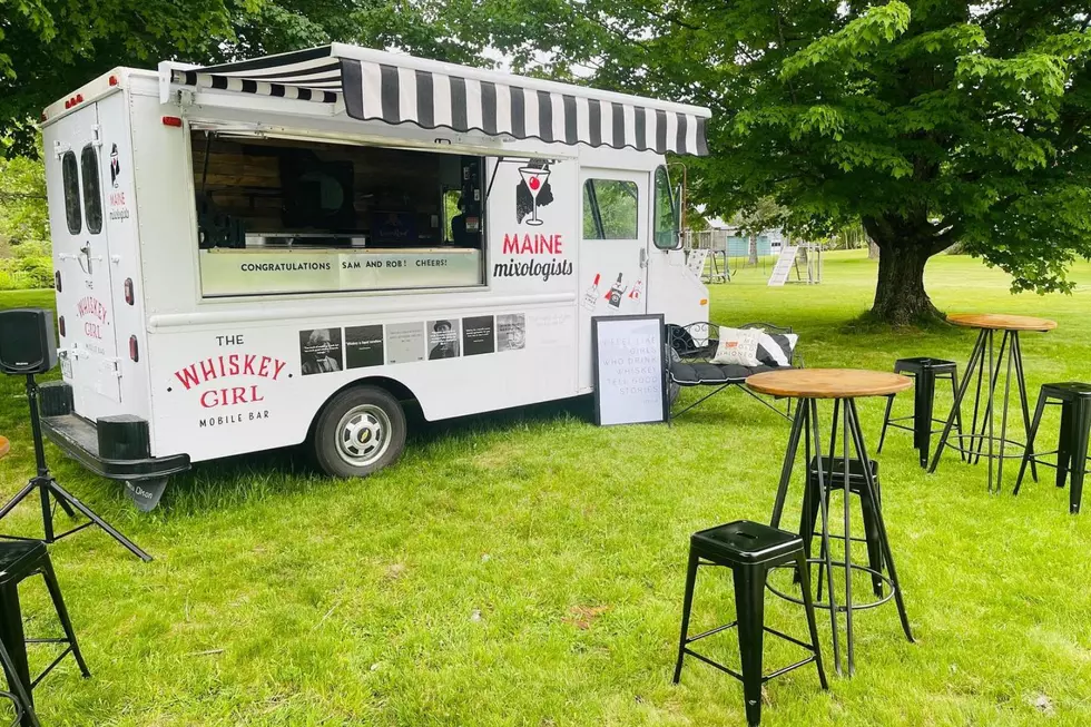 Planning an Outdoor Wedding? This Maine Mobile Bar is Perfect For You