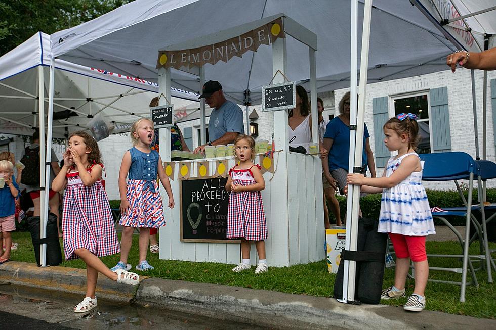 This Adorable Act in a Maine Neighborhood Will Make You Miss Your Childhood