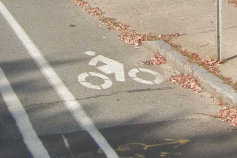Are Bicyclists Required by Law to Use Bike Lanes in Maine?