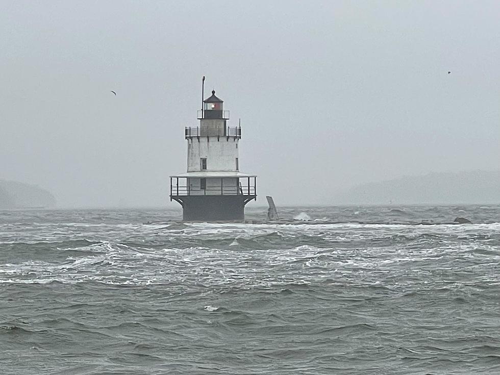 Mainer’s Pictures of Spring Point Ledge Lighthouse In South Portland Getting Hammered by Latest Storm