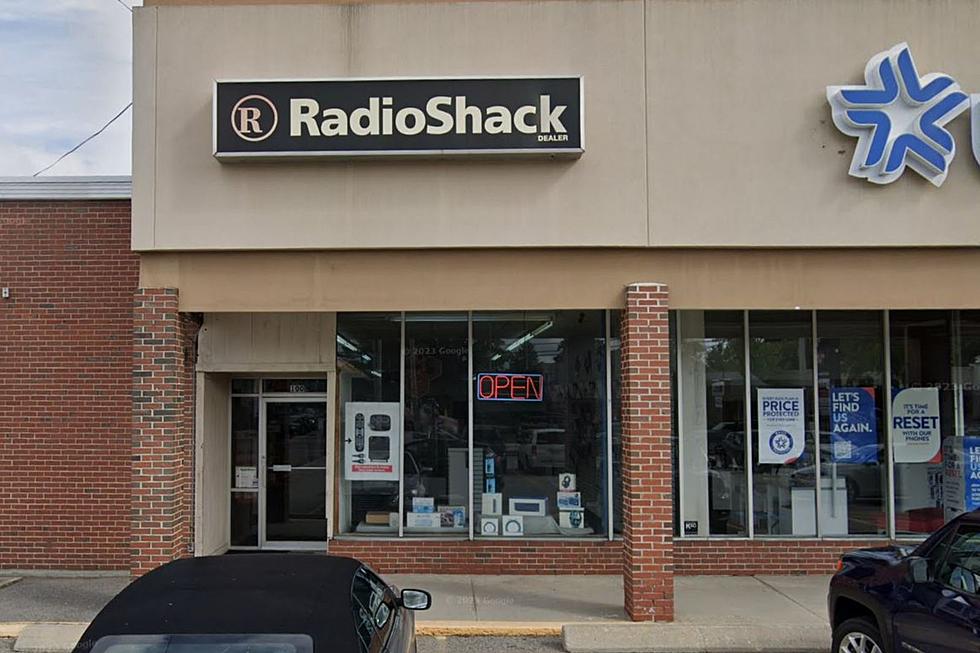 There Are About 400 Radio Shack Stores Left, and 3 Are in Maine