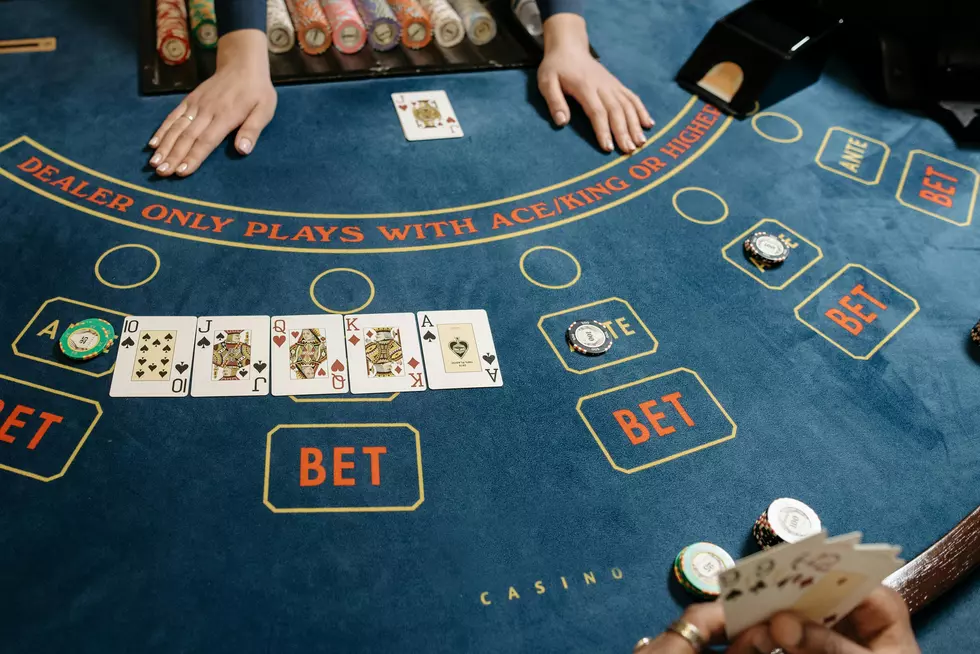 What Online Baccarat Is and How To Play It