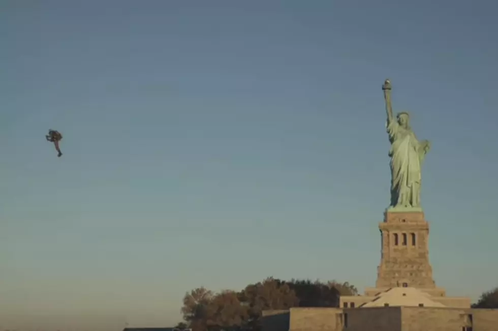 Guy Flies Around NYC Like Buzz Lightyear [VIDEO]