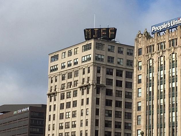 Making Sense of Portland&#8217;s Time and Temperature Sign