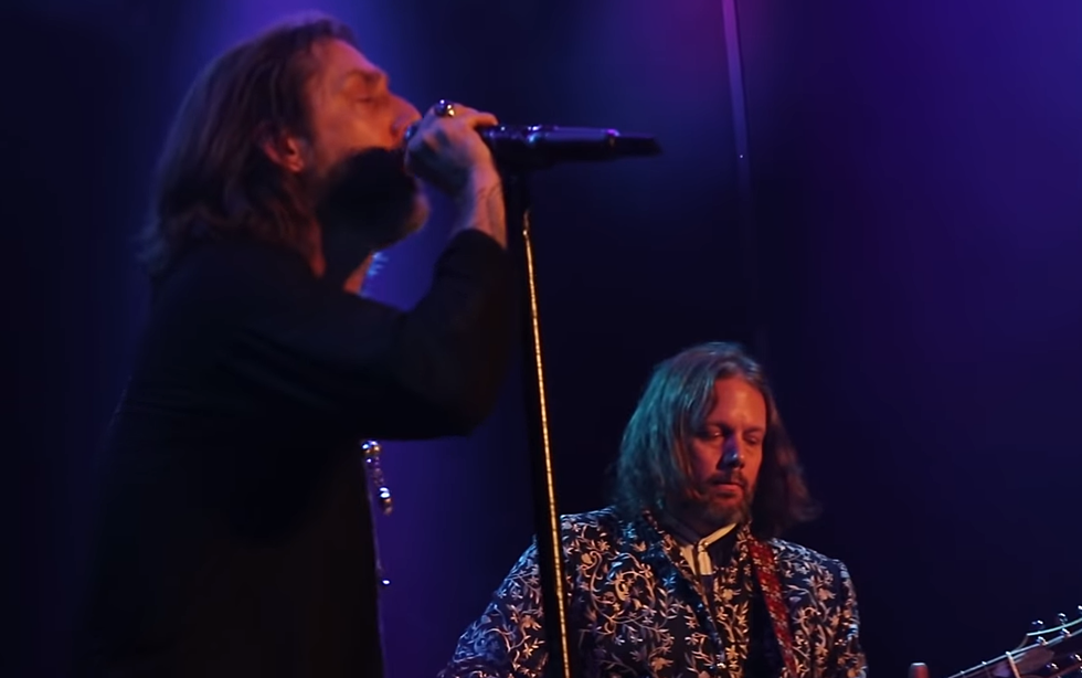 Watch Chris and Rich Robinson Play She Talks To Angels In NYC Last Night