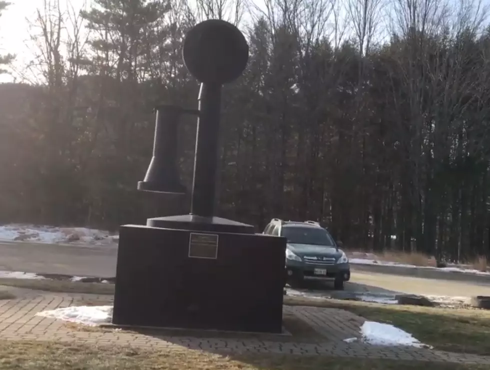 Did You Know the World&#8217;s Largest Telephone Is in Maine?