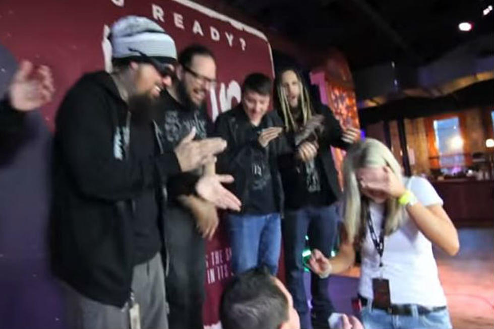 Guy Proposes to Girlfriend in Front of KoRn [VIDEO]