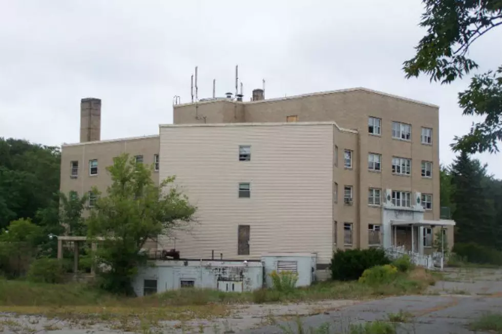 This Abandoned Hospital In Biddeford Is What Nightmares Are Made Of